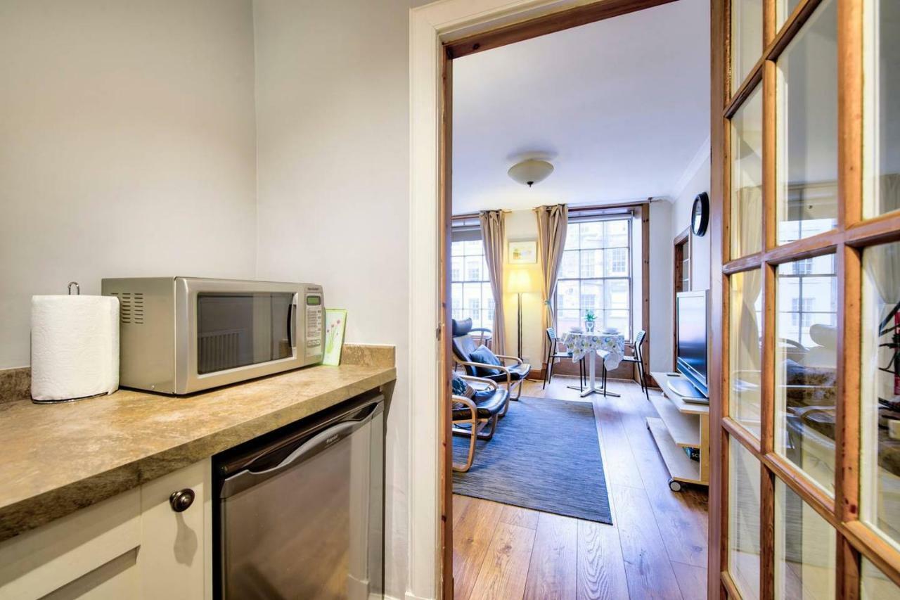Joivy Royal Mile Apartment In Prime Location Édimbourg Extérieur photo